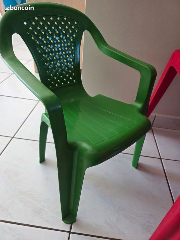 Table et chaises enfants (image 2)