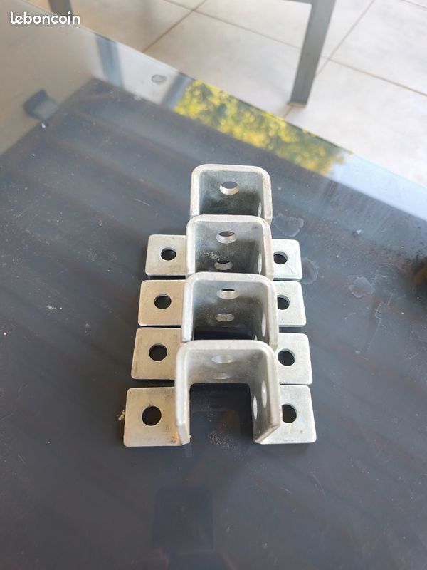 Équerre de montage 90° pour rail 40 x 40 (image 1)