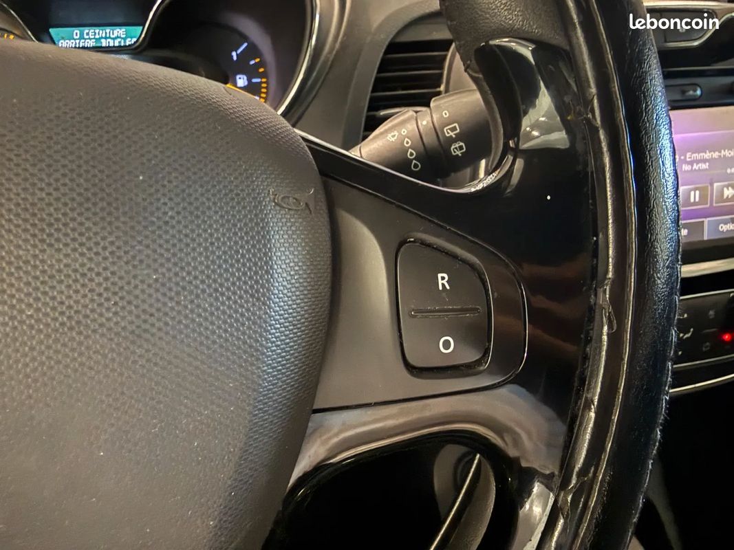 RENAULT Captur 0.9 tce 90ch ZEN - 2015 - Faible kilométrage (image 10)