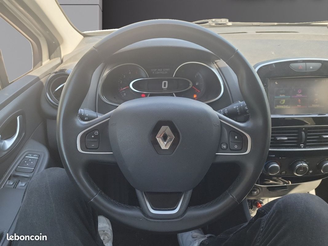 RENAULT CLIO IV 1.5 dCi 90 Energy 82g Zen - Climatisation - GPS - Régulateur - Limiteur de vitesse (image 11)