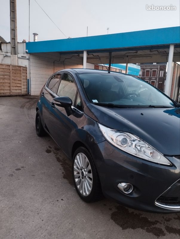 Ford fiesta (image 2)