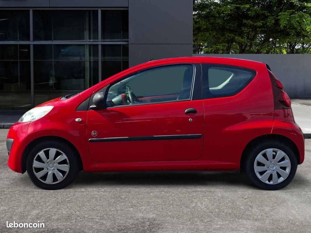 Peugeot 107 1.0 70 ch Serie-64 /Entretien complet (image 2)
