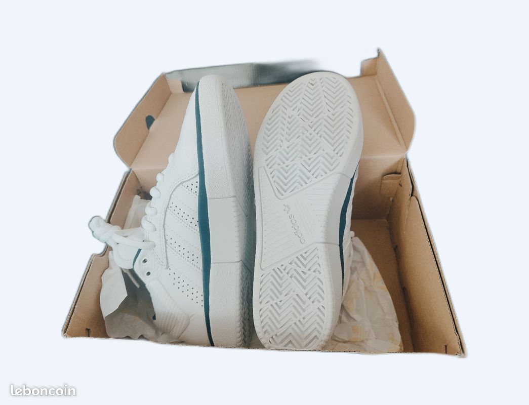 Adidas Tyshawn (image 1)