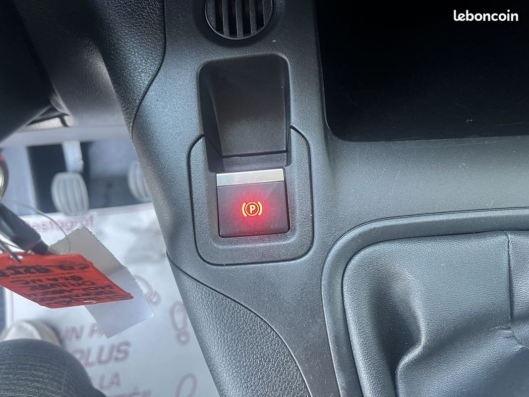 Citroen BERLINGO VAN M 1000KG HDI 100 CH DRIVER + 2016 E OPTIONS (image 15)