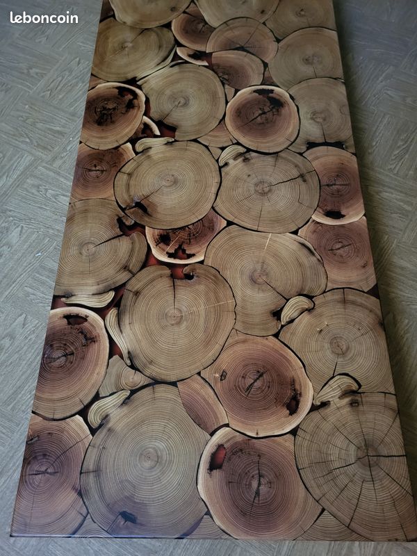 Table basse bois et résine (image 1)