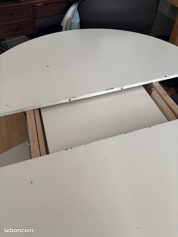 Table de salle à manger ronde IKEA et 4 chaises (image 4)
