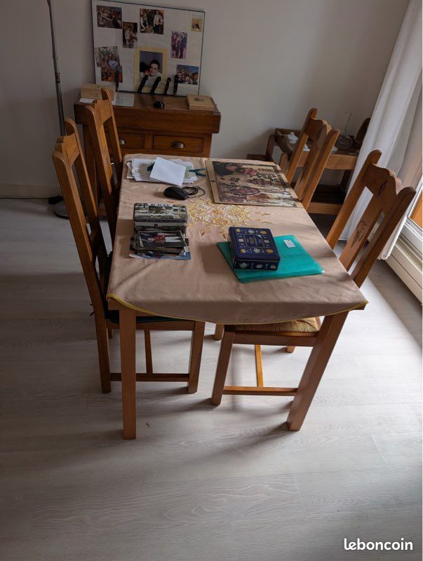 Table et chaises en bois massif - Salle à manger (image 1)