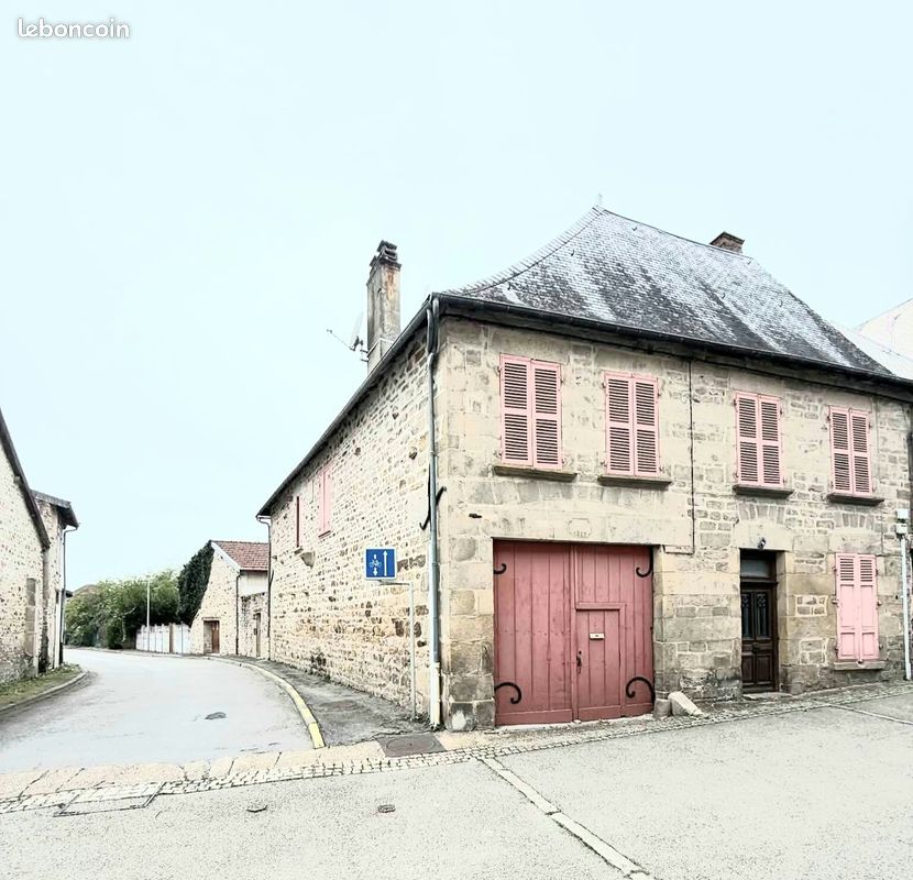 Maison 6 pièces 182 m² · à Bourganeuf · 182 m² · 85 000 €