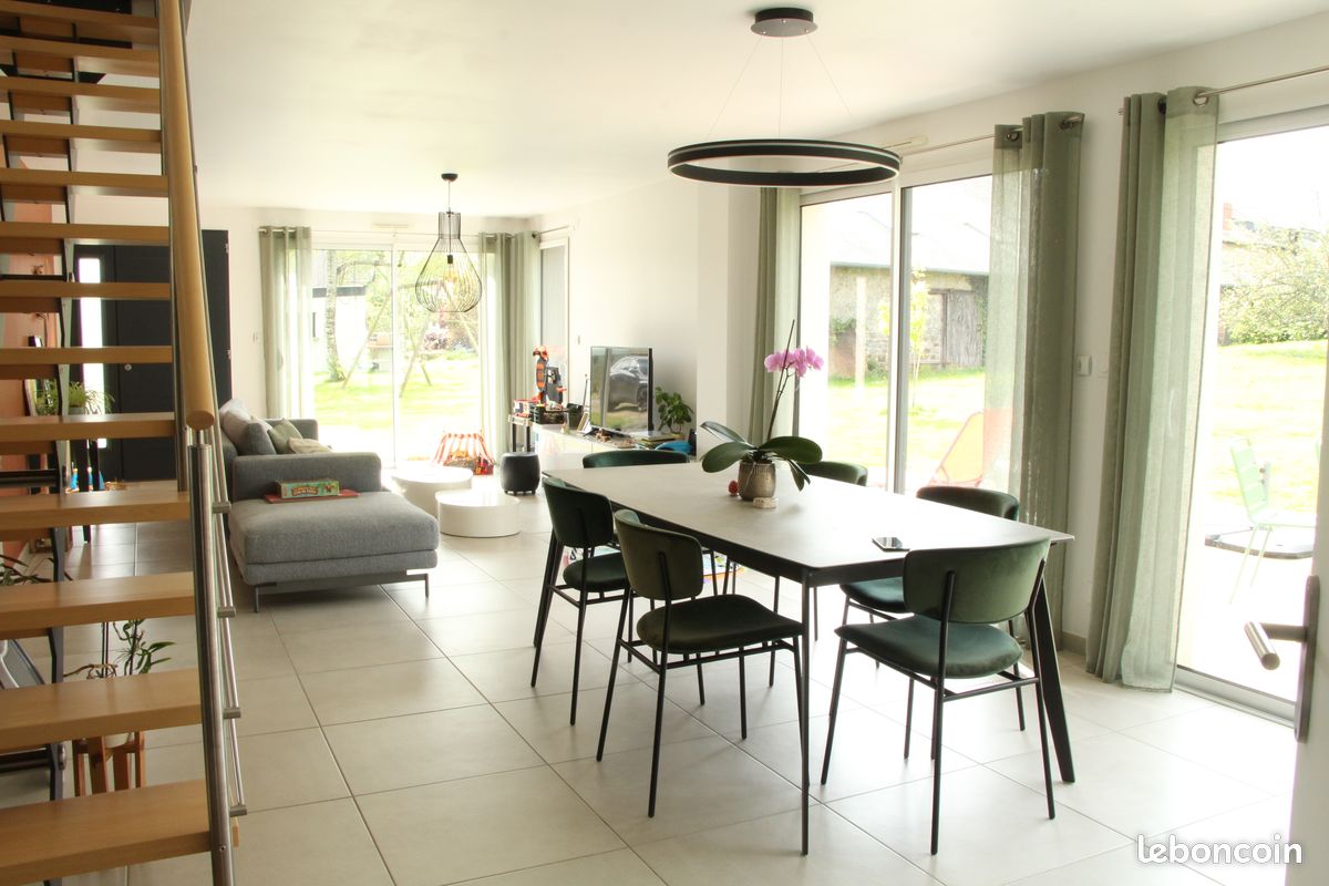 Maison 4 pièces 142 m² · à Vignoc · 142 m² · 1 700 €