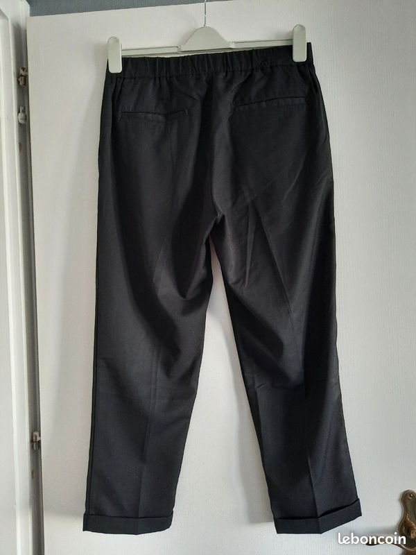 Pantalon Homme couleur noir marque Pull and Bear taille L (image 5)