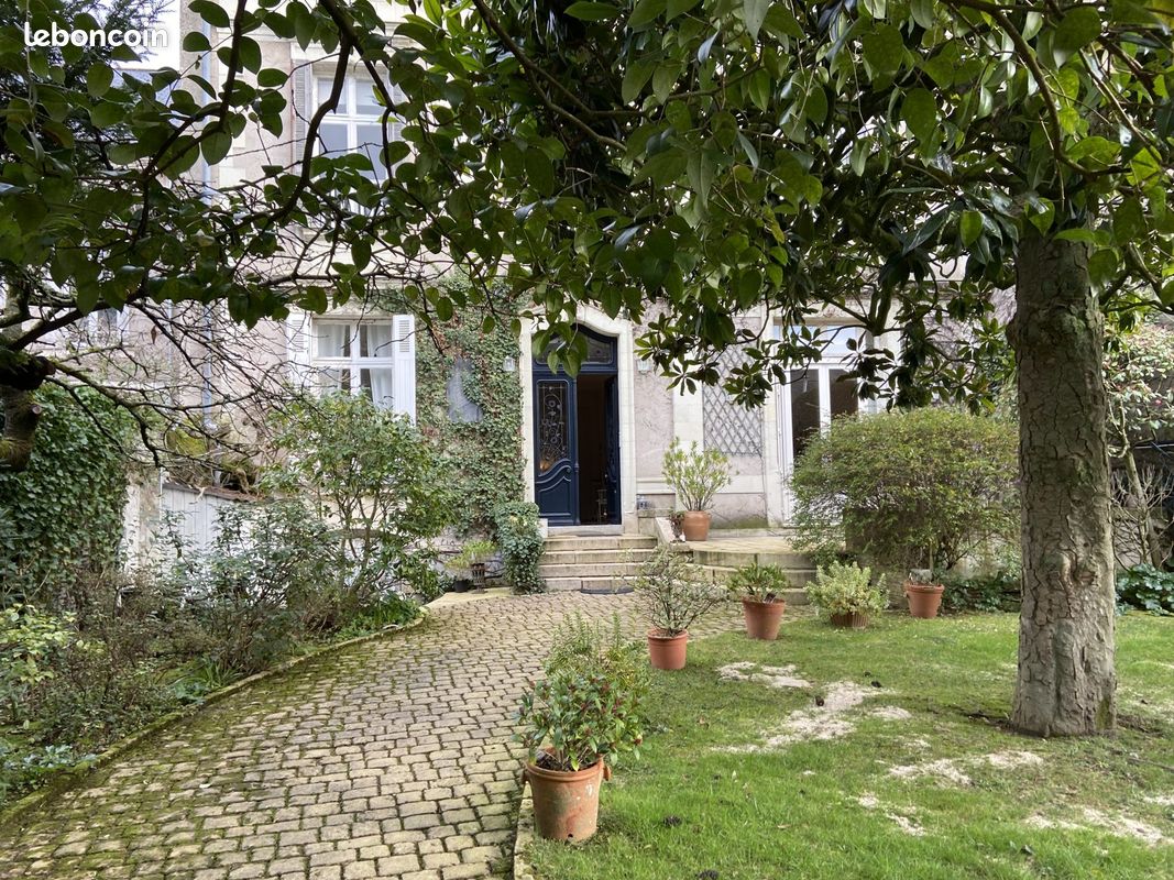 Maison 13 pièces 390 m² · à Angers · 390 m² · 1 599 000 €