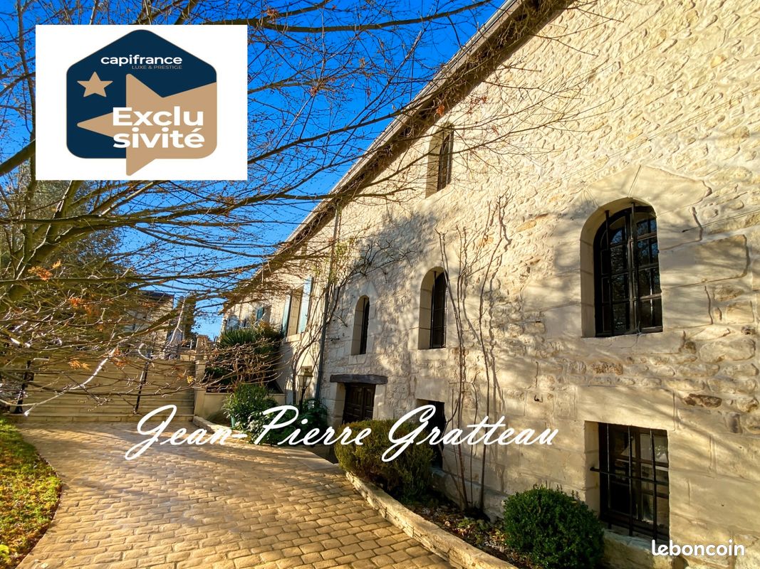 Maison 16 pièces 584 m² · à Châtellerault · 584 m² · 735 000 €