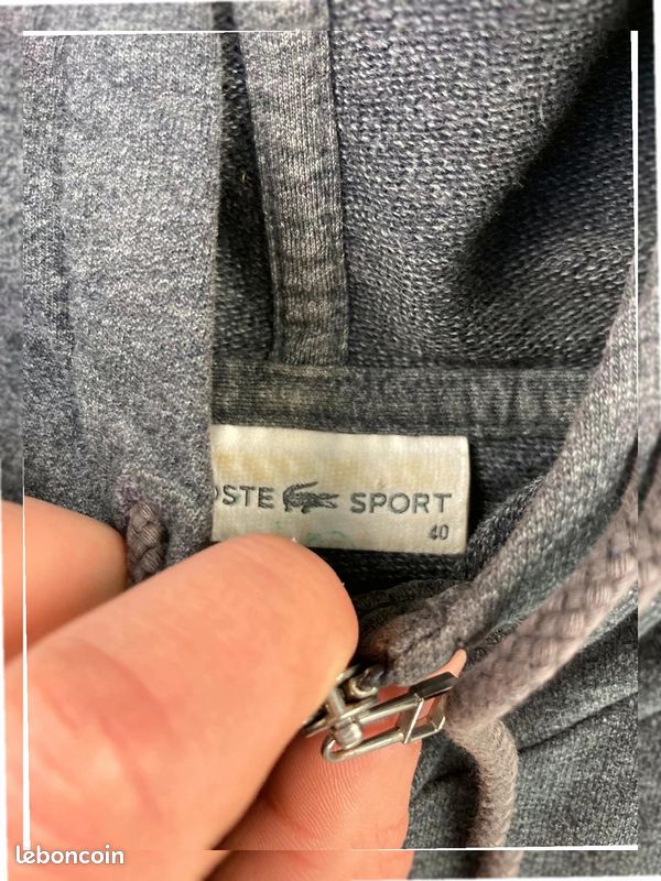 Gilet / Veste/ Sweat à capuche avec zip gris logo brodé Lacoste #A37 - Taille L (image 3)