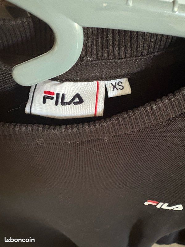 Pull Fila noir (image 3)