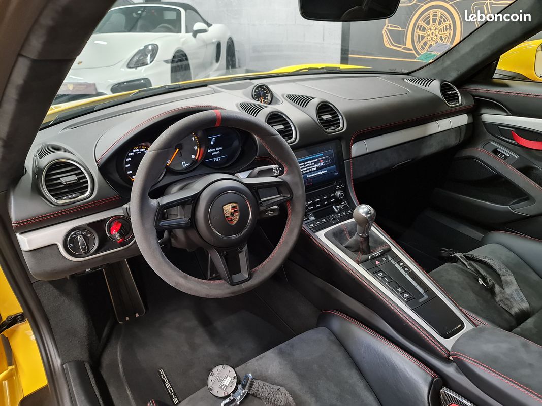 PORSCHE 718 CAYMAN GT4 4.0L 420 CH – Manuelle / Pack Clubsport (image 8)