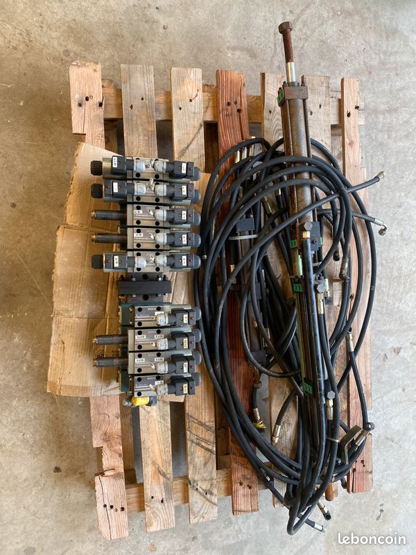 Distributeur Hydraulique (image 1)