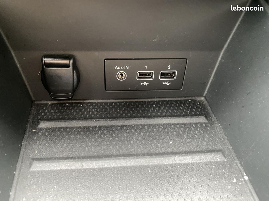 RENAULT CAPTUR 1.6 E-Tech Hybride - 145 - BVA multi-modes 2021 II Initiale Paris (image 28)