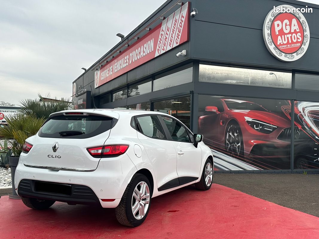 Renault Clio 1.5 L DCi 75 CH "Business" 1ère Main (image 10)