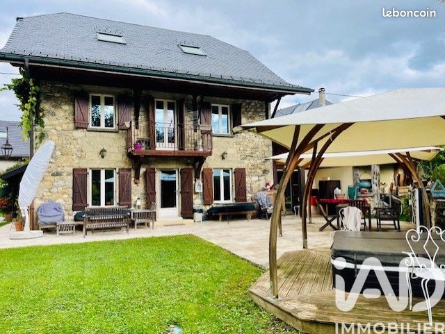 Propriété 7 pièces 139 m² (image 1)