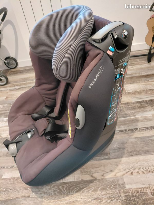 Siège auto évolutif BébéConfort. De la naissance à 4 ans (environ 0 - 18 kg) (image 1)