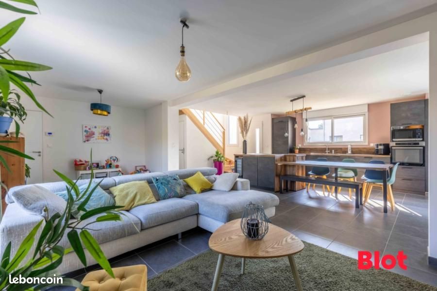 Maison 7 pièces 142 m² · à Liffré · 142 m² · 420 000 €