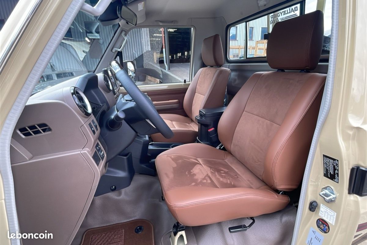 Toyota Land Cruiser GRJ 79 SIMPLE CABINE LX 4.0 V (image 5)