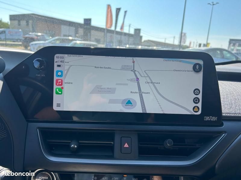 Lexus UX 250h Executive 2WD (image 37)