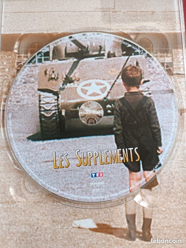 Coffret collector de 2 dvd et 1 livret "la vie est belle " (image 7)