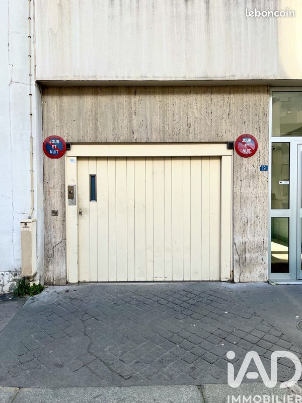 Parking 11 m² · à Paris · 11 m² · 28 000 €