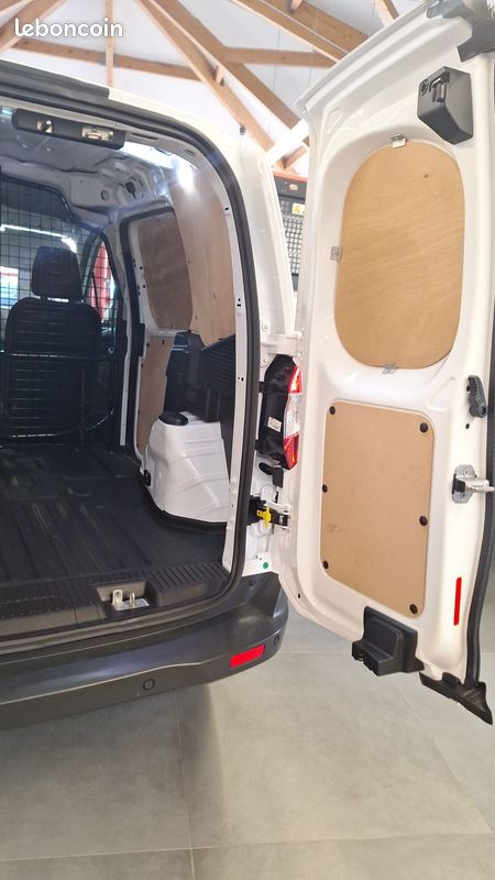Ford transit courrier l1h1 100cv (image 7)