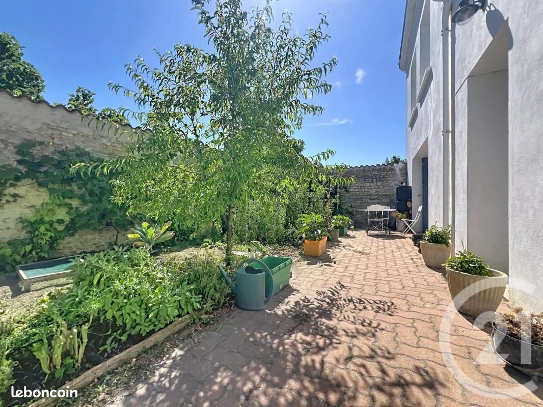 Maison 4 pièces 112 m² · à Puyrolland · 112 m² · 160 300 €