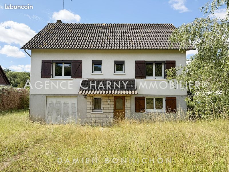 Maison 6 pièces 114 m² · à Charny Orée de Puisaye · 114 m² · 86 000 €