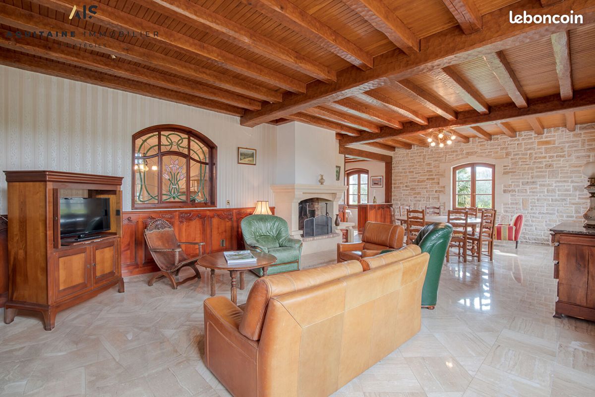 Maison 6 pièces 385 m² - Confolens 16500 (image principale 4)