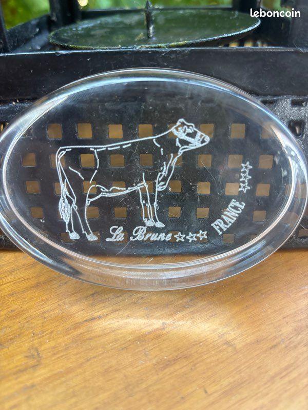 Presse papiers cristal gravure vache (image 2)