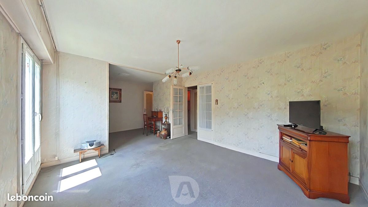 Appartement 3 pièces 71 m² · à Étampes · 71 m² · 110 000 €