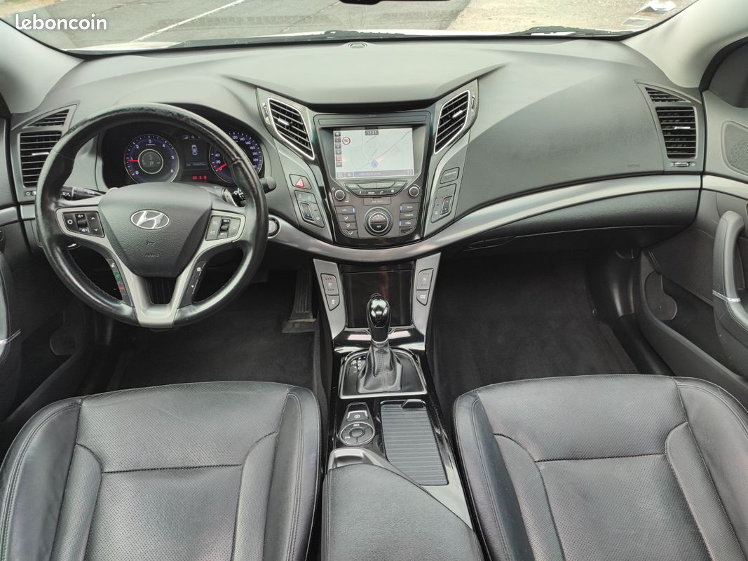 HYUNDAI i40 SW 1.7 CRDi 141 Blue Drive DCT-7 Creative (image 8)