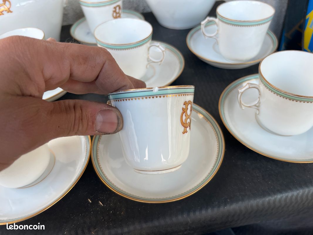 Grand service à café ancien en porcelaine - Ch. Pillivuyt & Cie Paris - Monogramme doré et filet vert (image 6)