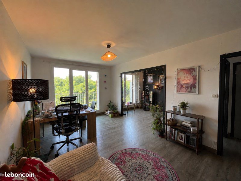 Appartement 3 pièces 70 m² · à Bourg-Saint-Andéol · 69,6 m² · 79 000 €