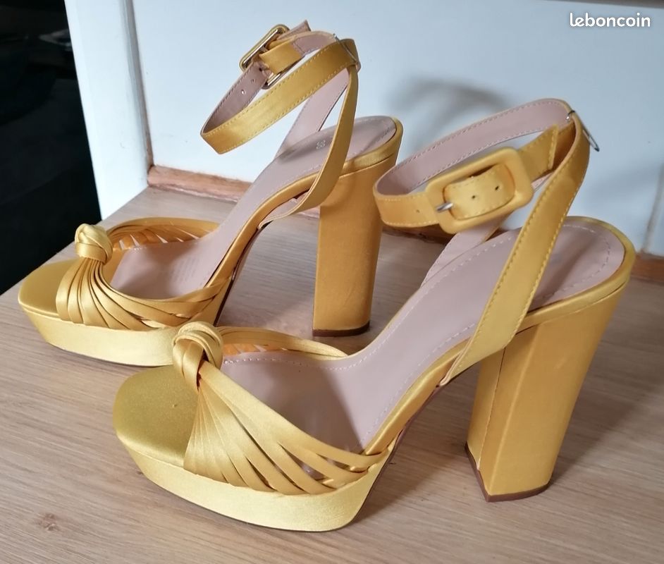 Sandales Compensées Talon CompensÃ© Jaune Sandales Compensées à