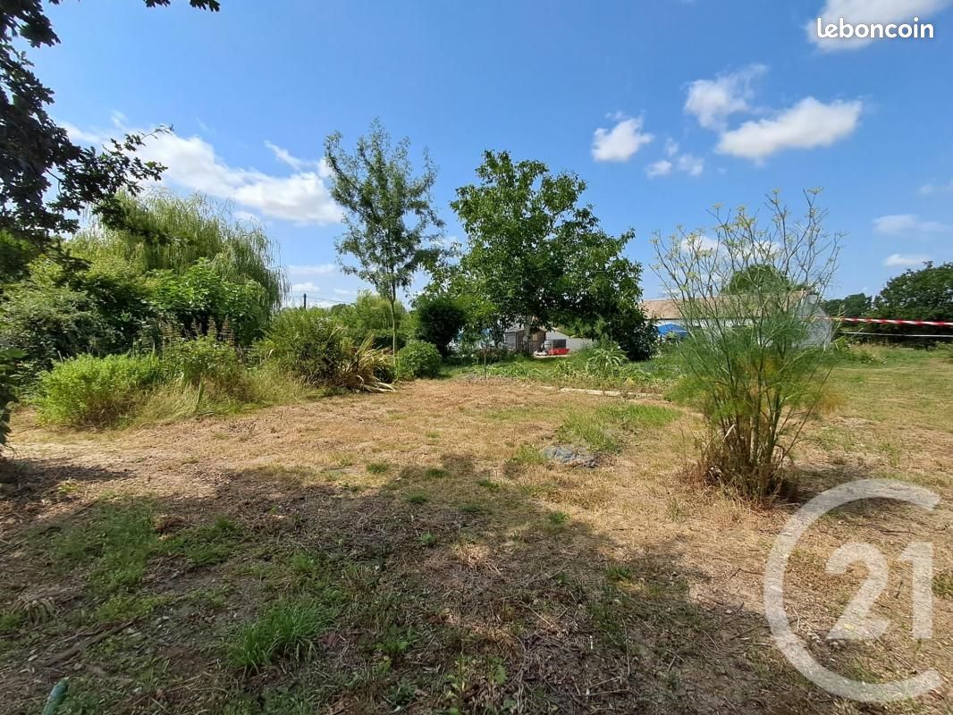 Terrain 508 m² Grosbreuil · 54 800 €