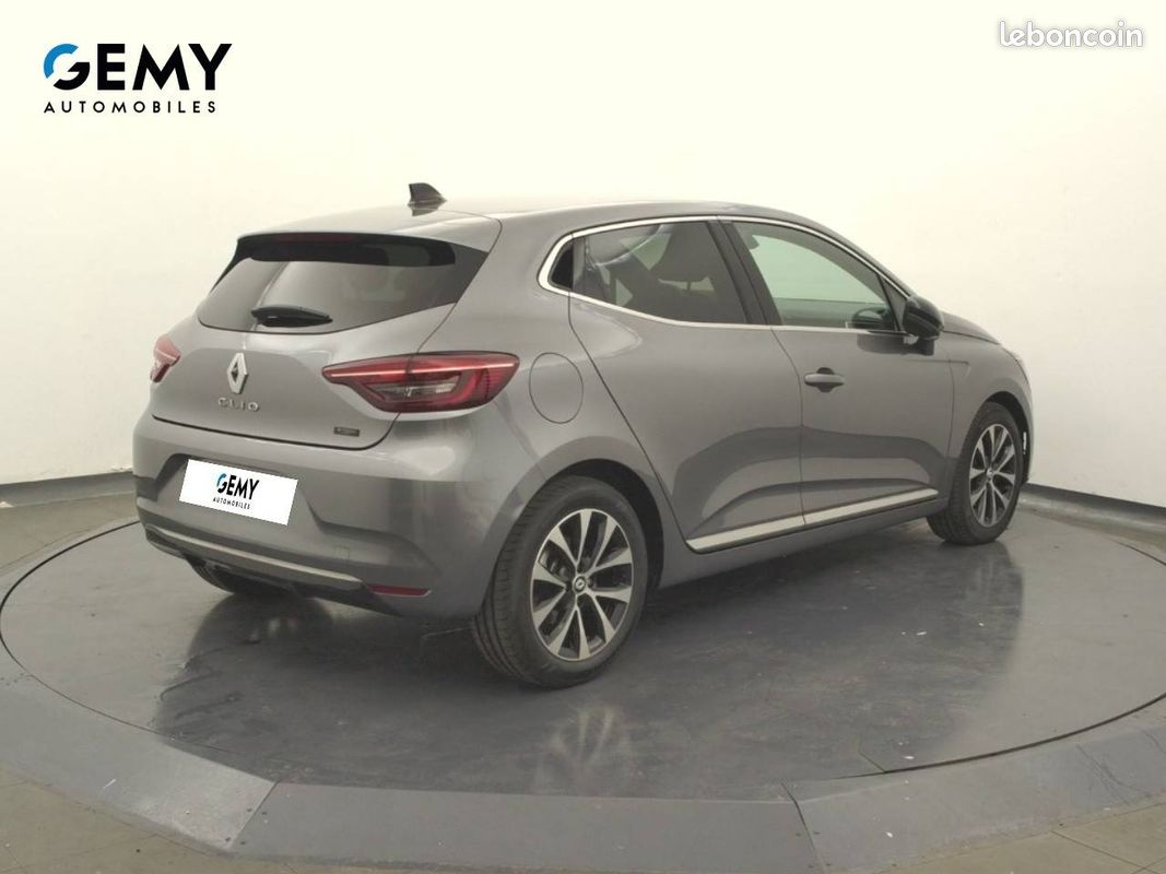 RENAULT Clio E-Tech full hybrid 145 Techno (image 18)