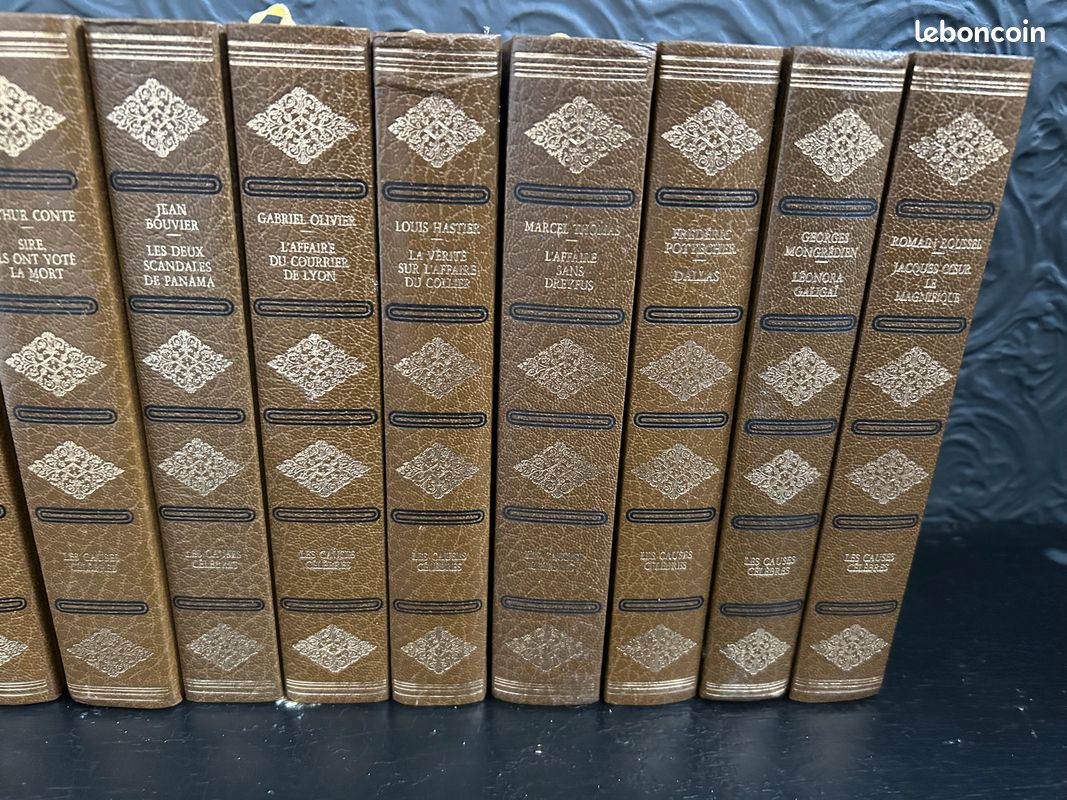 Collection de 14 livres les causes célèbres neufs (image 2)