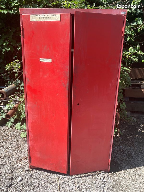 Armoire industrielle (image 1)