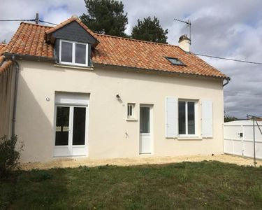 Maison 3 chambres, petit terrain, garage, Couhé bourg, 650 par mois