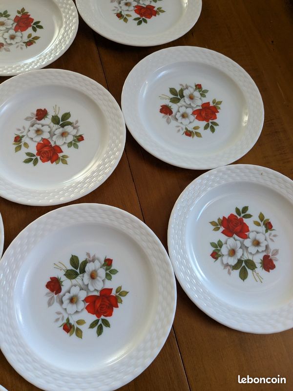 LOT 12 PETITE ASSIETTE dessert entrée PLATE 19.5cm