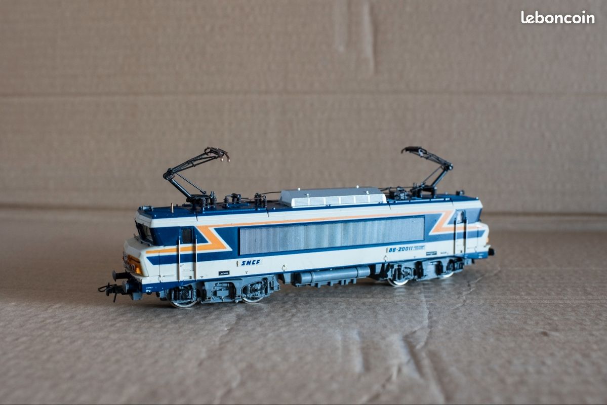 Loco électrique HO BB 20011 ROCO Réf: 43487