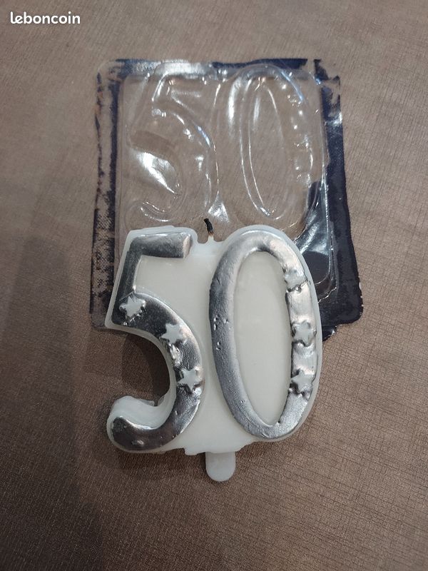 Décoration et bougies d'anniversaire (image 4)