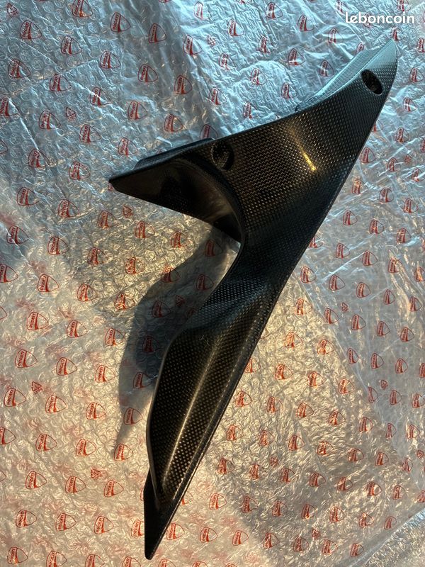 Cache convoyeur carbone Ducati Performance 848 1098 1198 (image 2)