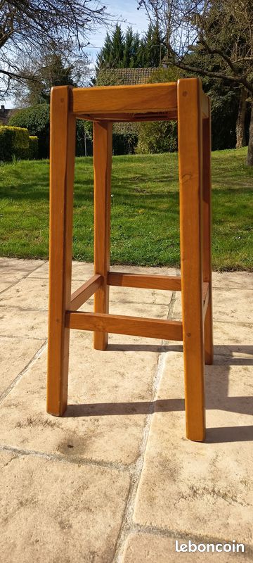Tabouret de bar en chêne massif et paille naturelle (image 1)