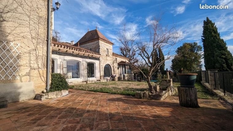 Maison 6 pièces 390 m²